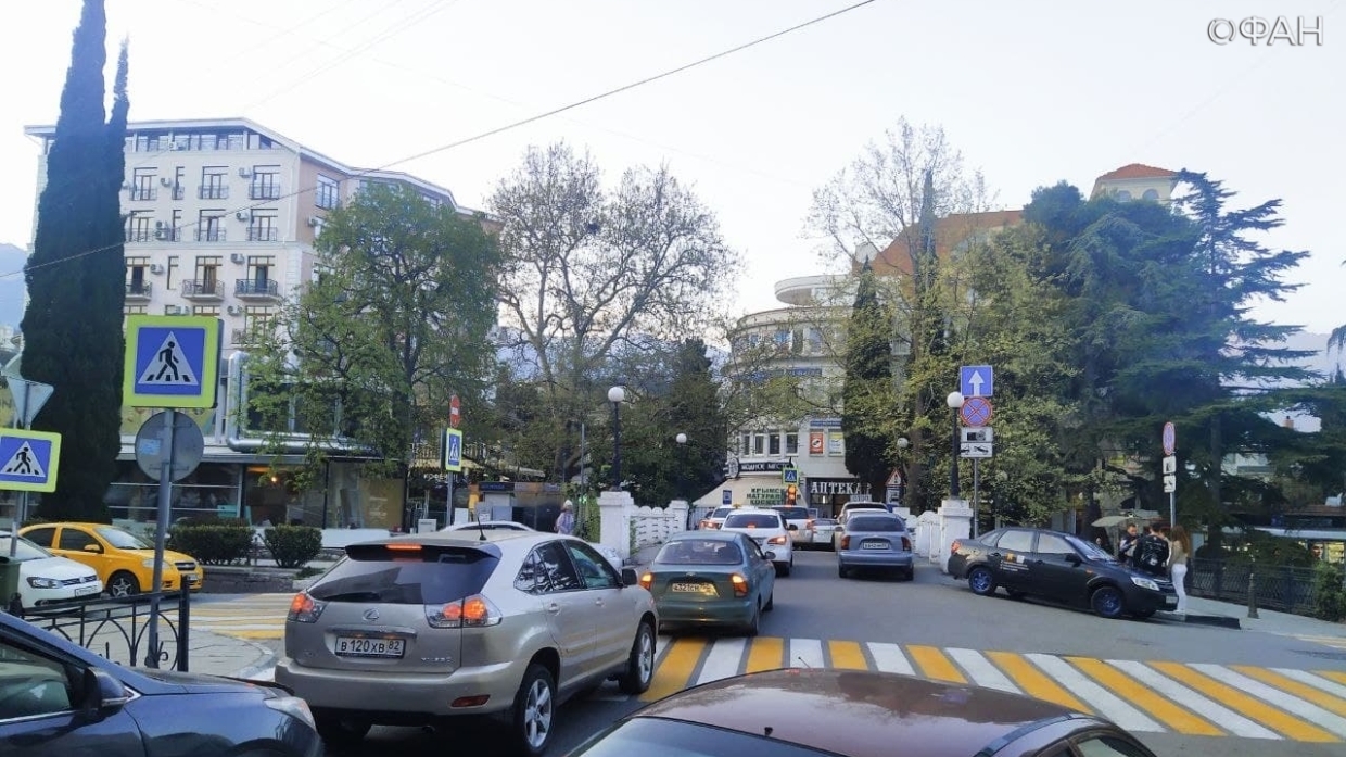 Глава Ялты извинилась перед туристами и жителями за общественный транспорт города