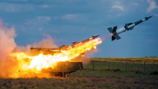Запуск боевой ракеты, Украина. Источник изображения: https://vk.com/denis_siniy