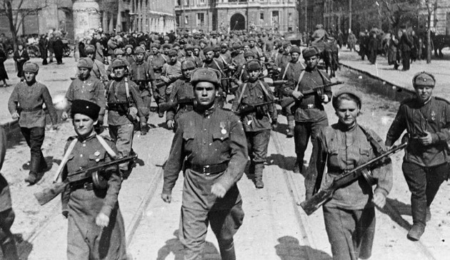 Уникальный случай Великой Отечественной: как Советские войска умудрились взять город без единого выстрела история