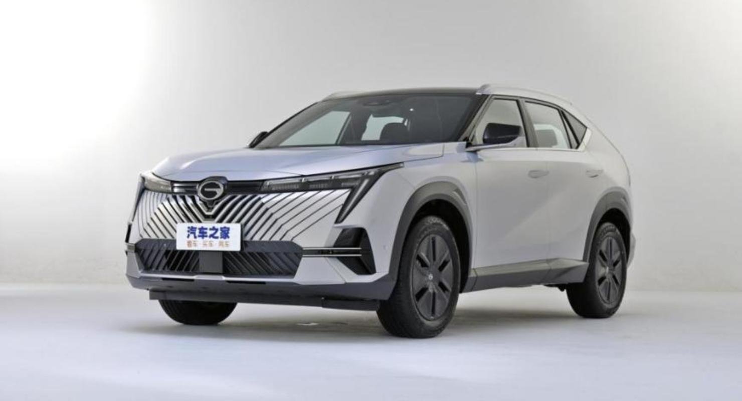 Компания GAC приступила к реализации нового кроссовера Trumpchi Emkoo в Китае бюджетнее 1 млн рублей