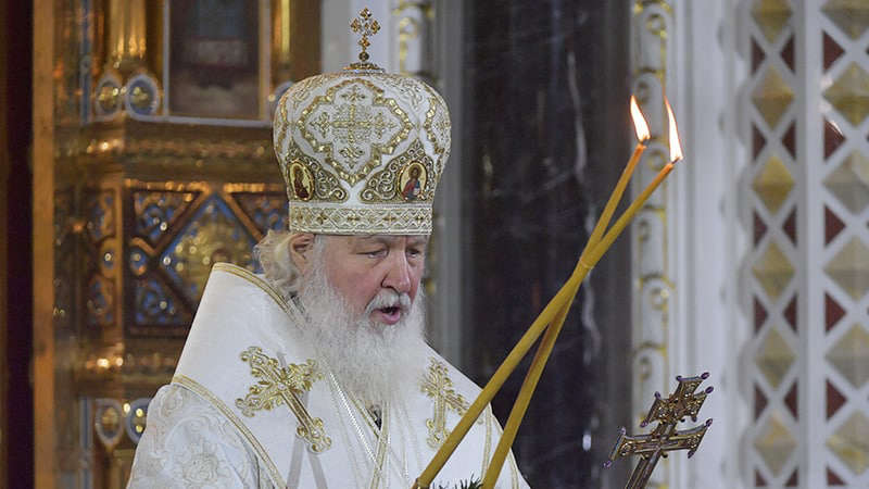 Патриарх Кирилл предложил верующим поддержать пострадавших от боевых действий Общество