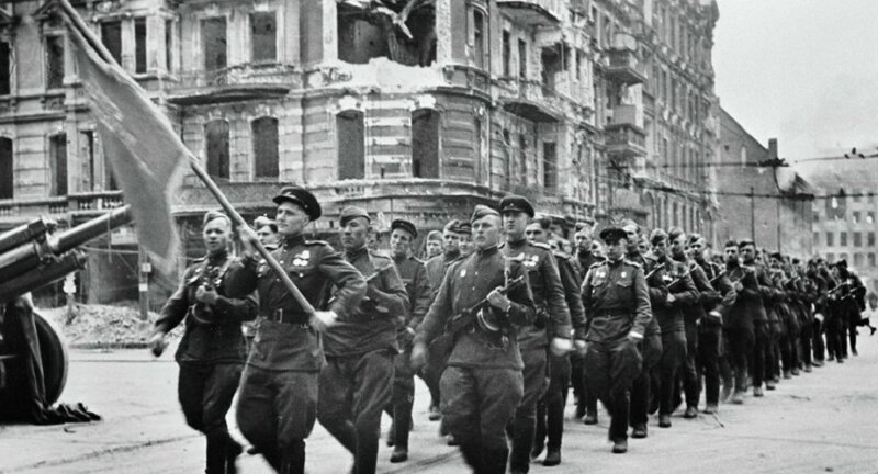 День Советской армии и Военно-Морского флота есть такая профессия..., праздник, страницы истории