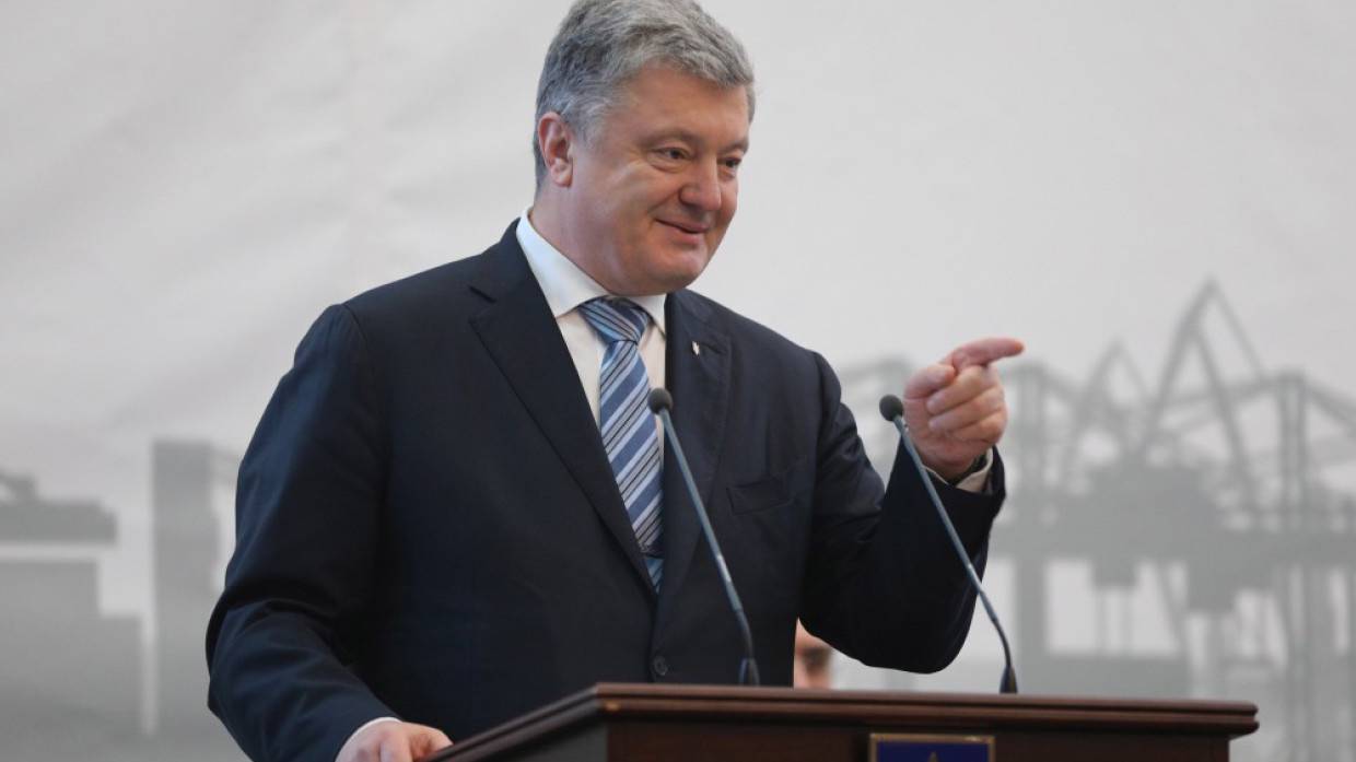 Порошенко заподозрил Зеленского в причастности к госизмене