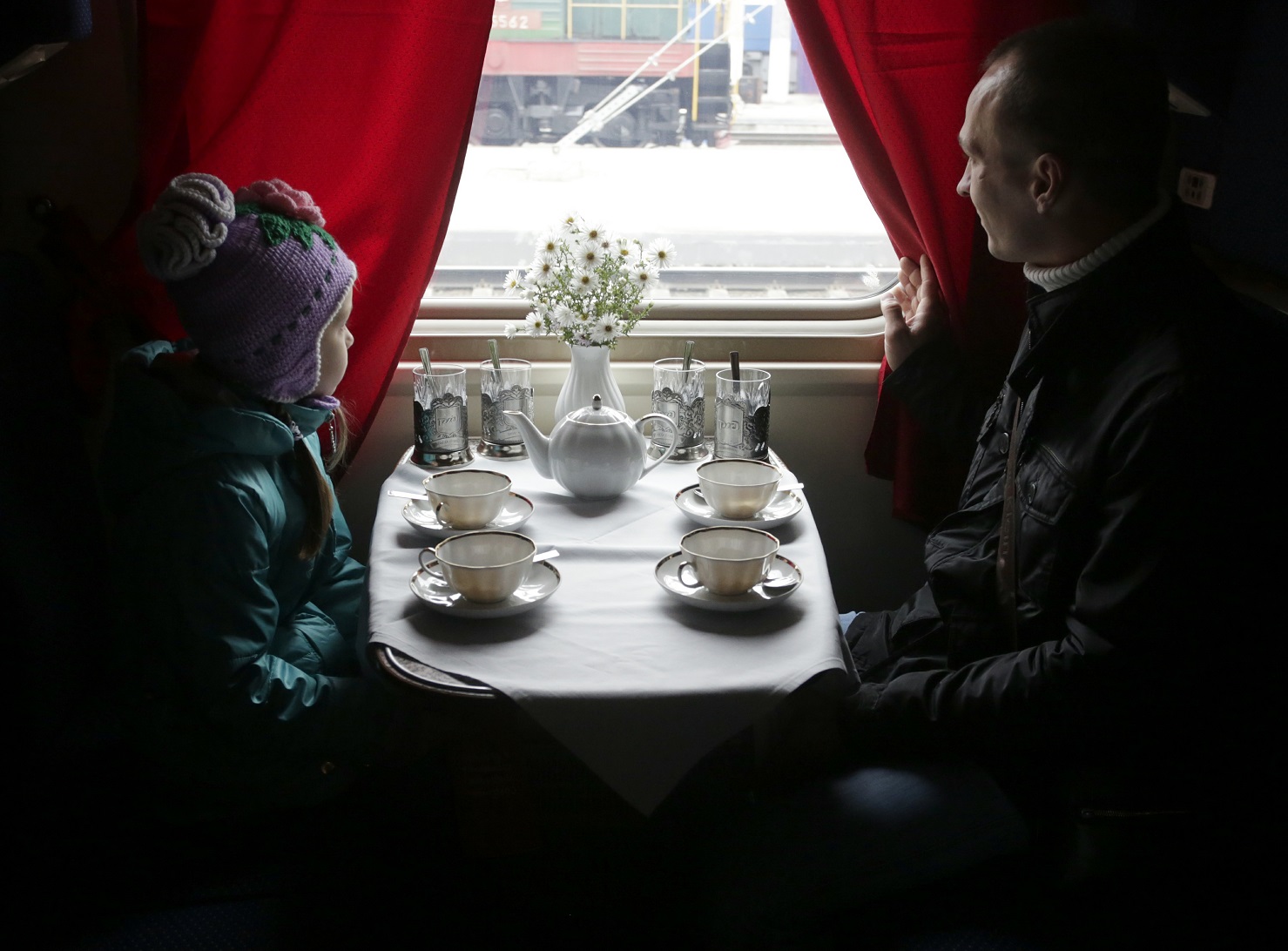 НЕУДОБНО ПОЛУЧИЛОСЬ. ИСТОРИИ ИНОСТРАНЦЕВ, ВПЕРВЫЕ УВИДЕВШИХ РУССКИЙ PLATZKART россия