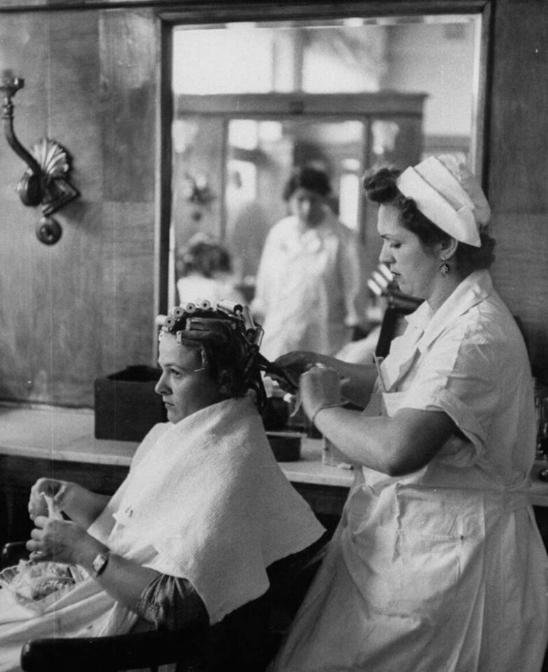 Простые москвички в 1956-м году 