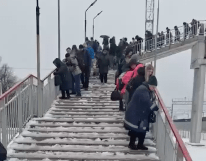 Жители подмосковной Шатуры пожаловались на «испытание» железнодорожным мостом