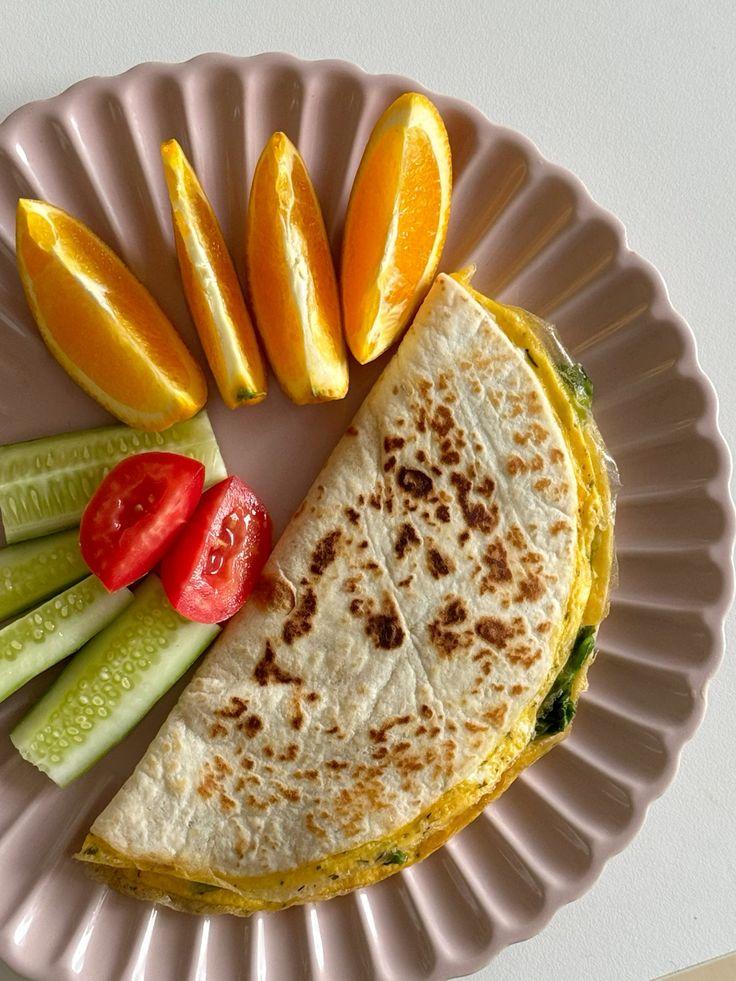 Омлет в лаваше на сковороде: самый простой и сытный завтрак сковороду, выложить, омлет, можно, нарезать, сверху, омлета, лаваше, смазать, лепешки —, порций, штИнгредиентыЛаваш, половину, присыпать, обжарив, лаваш, затем, взбить, вылить, твердый —