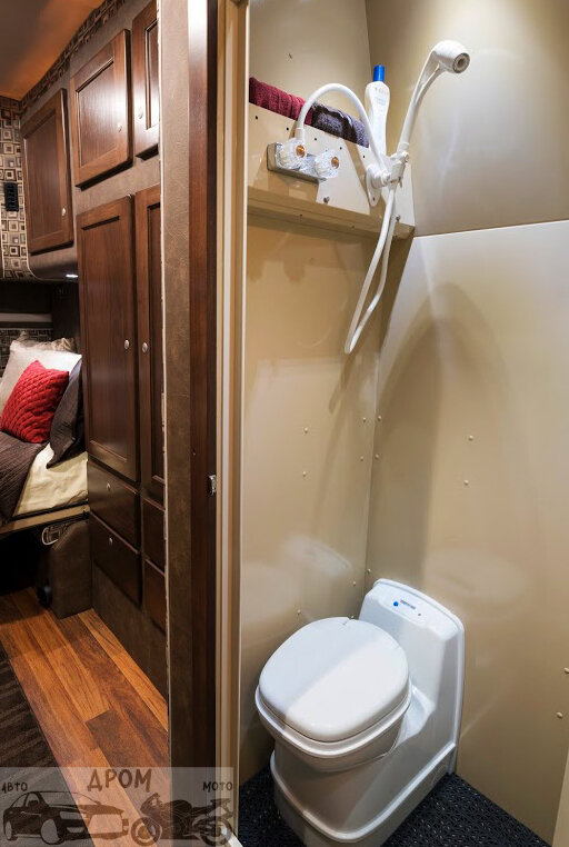 Тягачи дальнобойщиков невероятной комфортности Тягачи дальнобойщиков невероятной комфортности грузовик