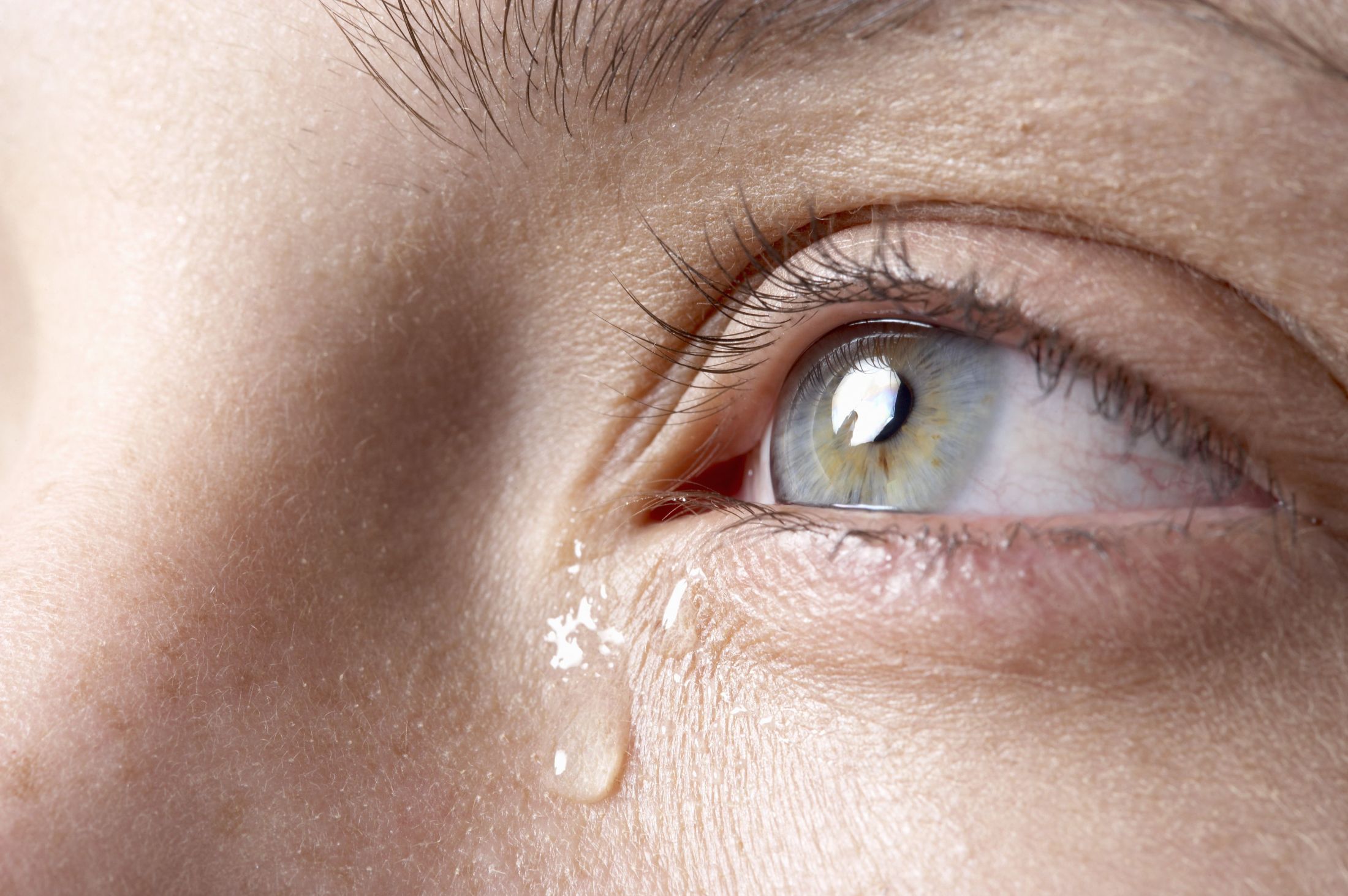 Почему люди плачут и полезно ли это для здоровья? наука,плач,слезы