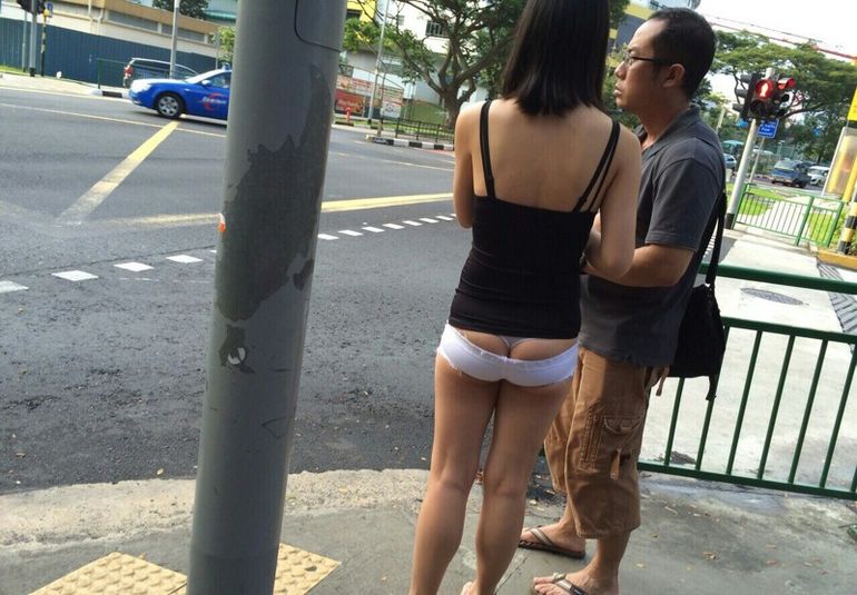 Летние опасности автомобилистов - девушки в шортах Летние опасности автомобилистов - девушки в шортах авто и мото,автоновости,автоюмор