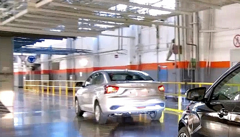  каждый день АвтоВАЗ выпускает по 8-10 машин