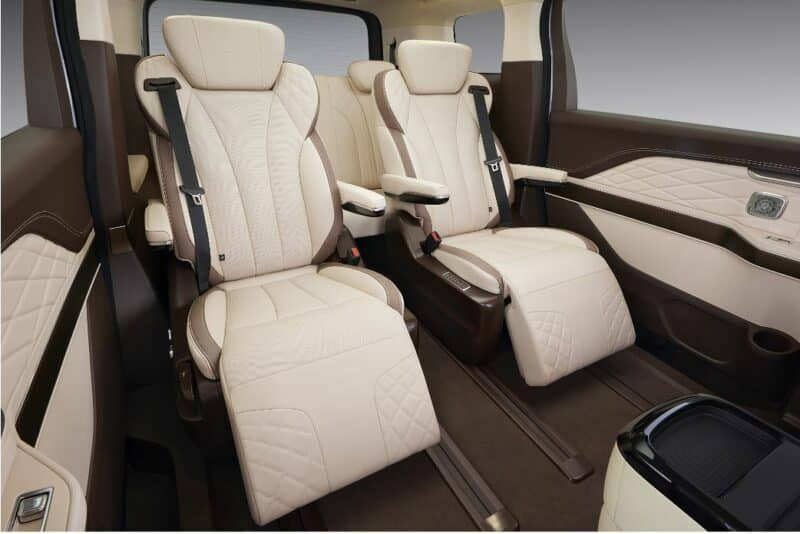 Официальные изображения минивэна FAW Bestune M9 представлены в Китае