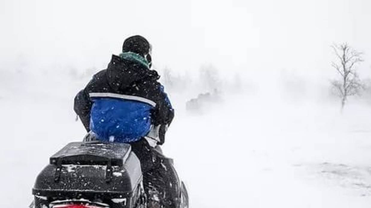 Троих мужчин на снегоходе спасли в лесу под Тольятти