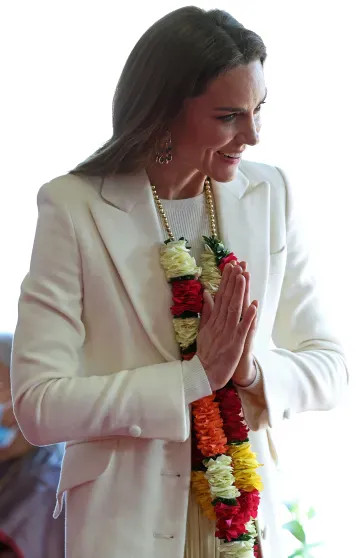 Кейт Миддлтон в ожерелье из роз встретилась с индийской общиной и отпраздновала фестиваль красок Холи МиддлтонКейт, принцесса, Миддлтон, посетила, принц, Уэльская, стала, PoolGetty, которые, Уильяма, королевская, принца, BAFTA2026Напомним, премии, женаты, детей, гостями, почётными, 44летняя, этого