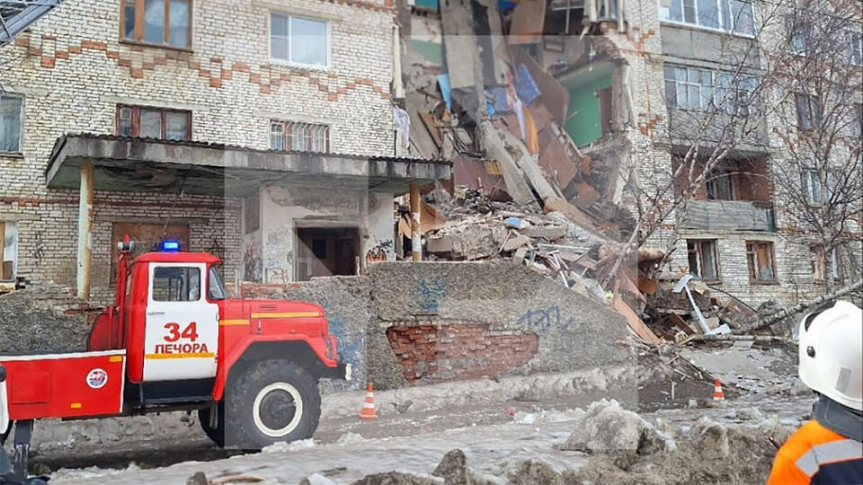 Часть жилого пятиэтажного дома обрушилась в Печоре