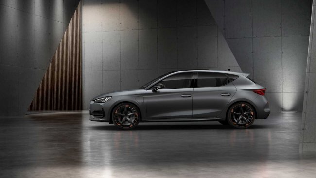 Cupra Leon — автомобиль, отделившийся от SEAT, который смог завоевать успех Cupra Leon — автомобиль, отделившийся от SEAT, который смог завоевать успех Автомобили