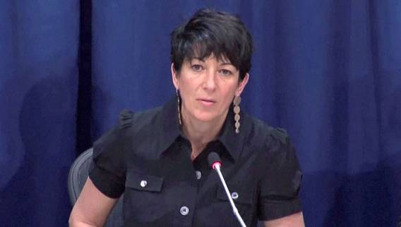 Гислейн Максвелл отказалась давать показания в суде