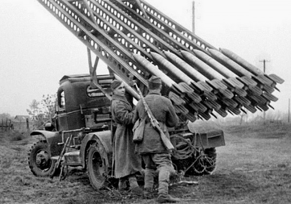 Прямой наводкой из «Катюши»: как 3 миномётчика уничтожили 500 «фрицев»