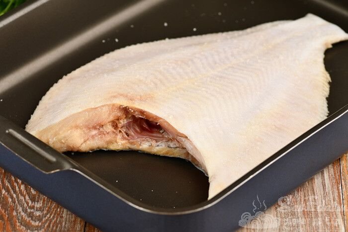 Очень вкусная рыба в духовке. Все дело в простом соусе рыбные блюда,соусы и маринады