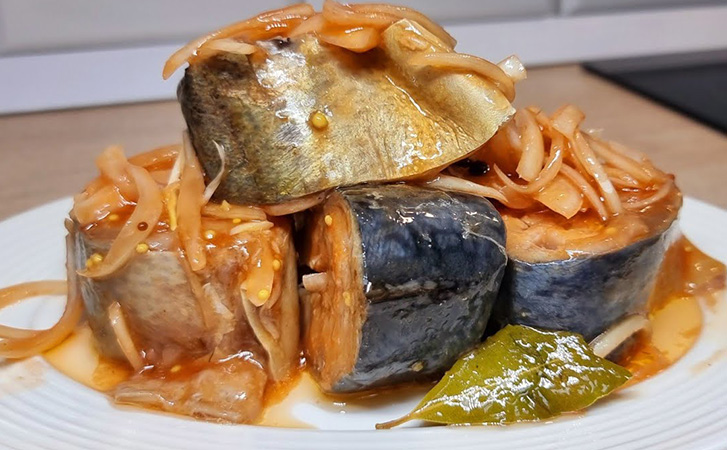 «Северное сало» из нежнейшей скумбрии. Особый маринад: получается нежнее семги - похожая новость на Toplenta