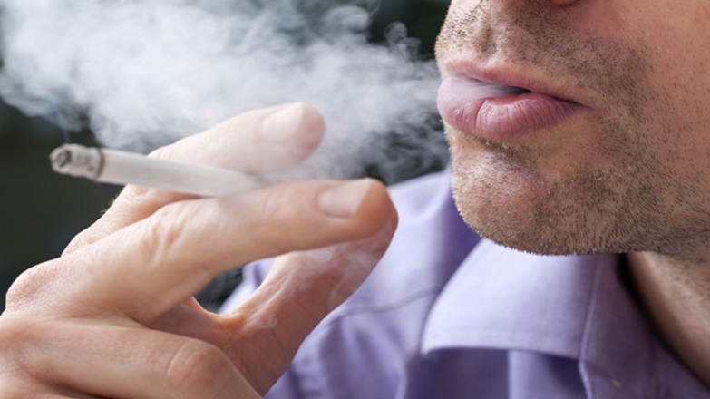 Исследование показало связь курения с повышенным риском потери слуха