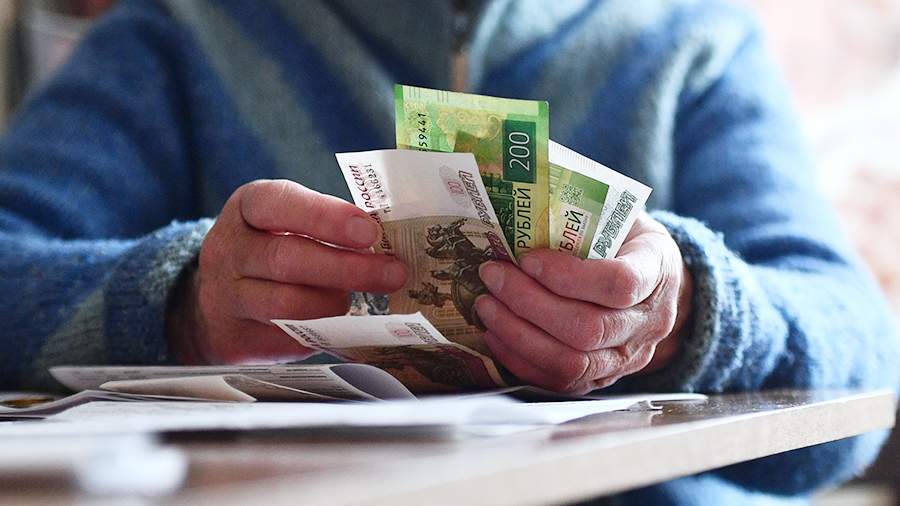 Телефонные мошенники обманули пенсионерку в Москве на 27 млн рублей