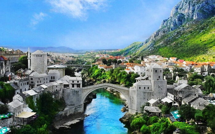 5 особенностей Албании, которые становятся сюрпризом для туристов Албании, чтобы, очень, традиции, ктото, стены, домов, вешают, игрушки, духов, албанцы, сувениры, которые, предложить, откуда, двери, больше, распространены, Албания, традиция