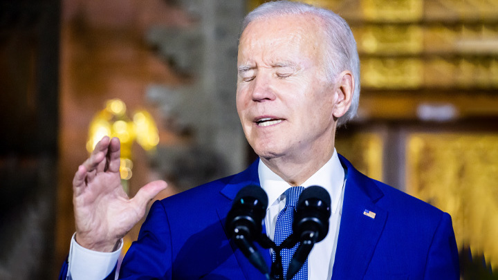 ДО ИМПИЧМЕНТА – ЧУТЬ-ЧУТЬ: НА БАЙДЕНА УСТРОИЛИ ОХОТУ