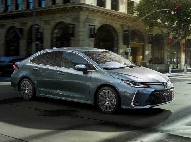 Toyota объявила стоимость седана Corolla нового поколения