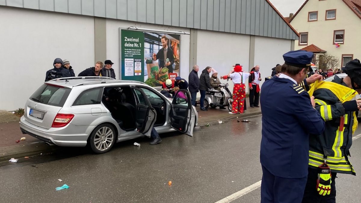 Стало известно число пострадавших при наезде автомобиля на людей в Германии