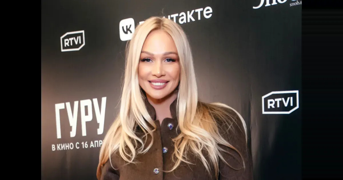 Виктория Лопырёва, Ирина Хакамада, Полина Диброва и Роман Товстик на премьере фильма "Гуру"