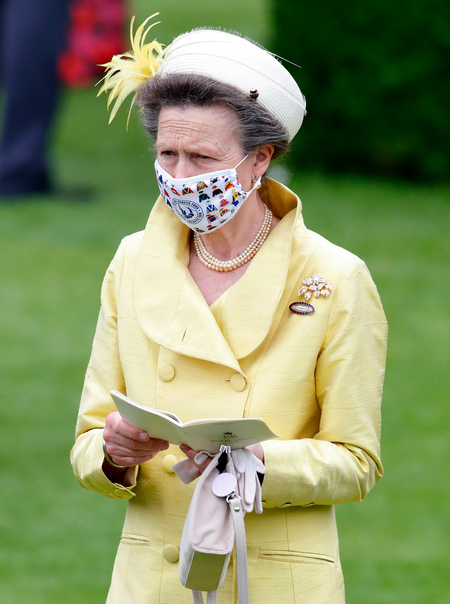 Модное дежавю: Софи Уэссекская повторила на Royal Ascot свой образ со свадьбы Кейт Миддлтон и принца Уильяма Монархи,Британские монархи