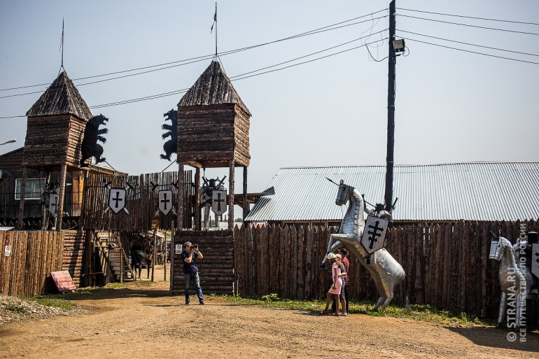 История о том, как из мусорной свалки в Сибири сделали средневековую крепость История о том, как из мусорной свалки в Сибири сделали средневековую крепость идеи,Иркутск,мусор,свалка,Сибирь