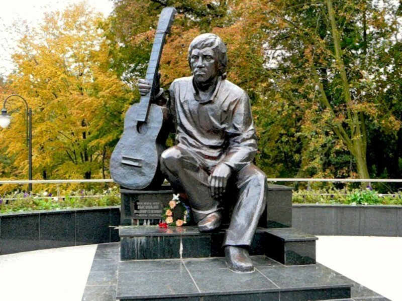 Памятник Владимиру Высоцкому в Центральном парке Калининграда бюсты, высоцкий, памятники