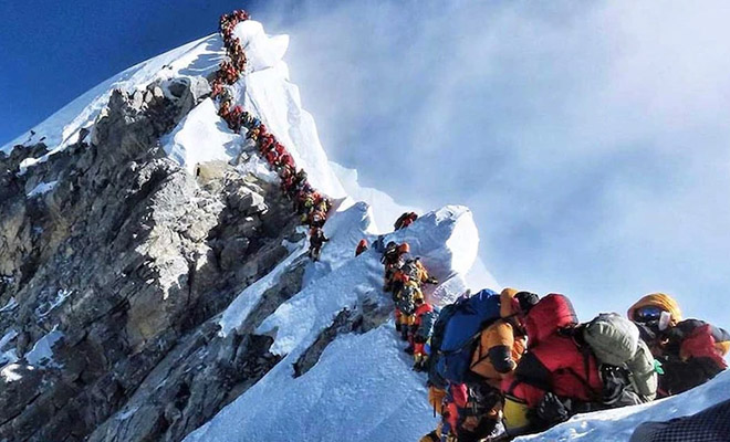 Ученые на Эвересте начали слышать похожие на крик звуки. Они появляются только ночью, а утром стихают Культура