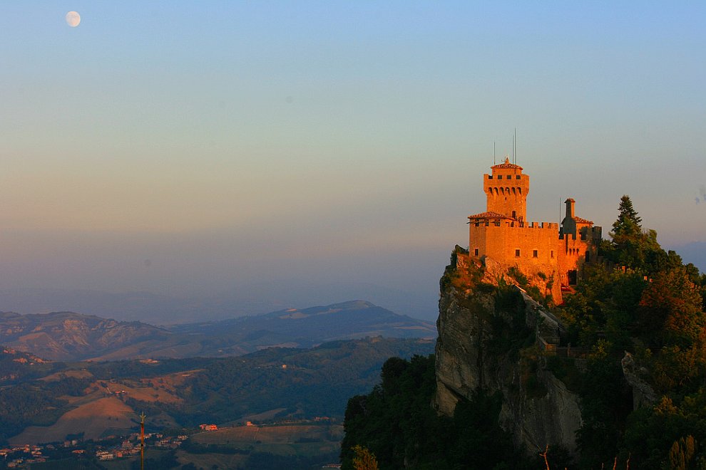 Сан-Марино: прогулка по одному из самых крохотных государств мира государства-карлики,Европа,Сан-Марино