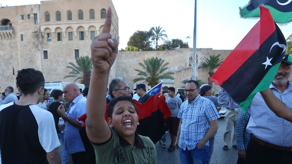 حصاد أخبار ليبيا في 2 يوليو/تموز: فرنسا تنسحب من عملية «إيريني» وحكومة الوفاق تخطط «لإضفاء الشرعية» على وجود الإرهابيين في ليبيا
