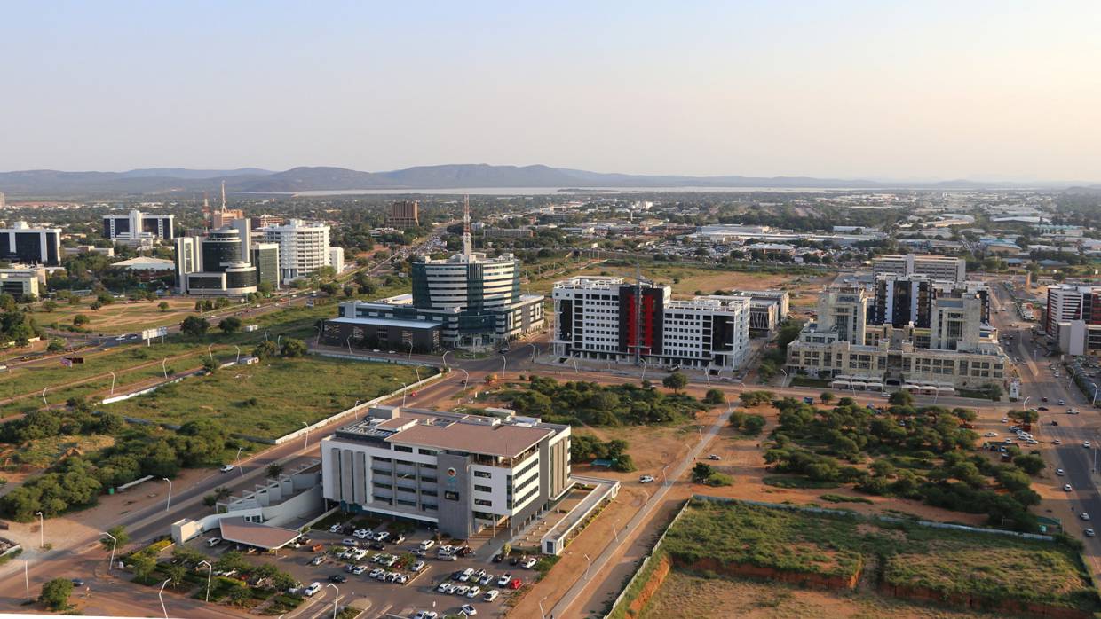 Президент Ботсваны Масиси заразился COVID-19 Весь мир