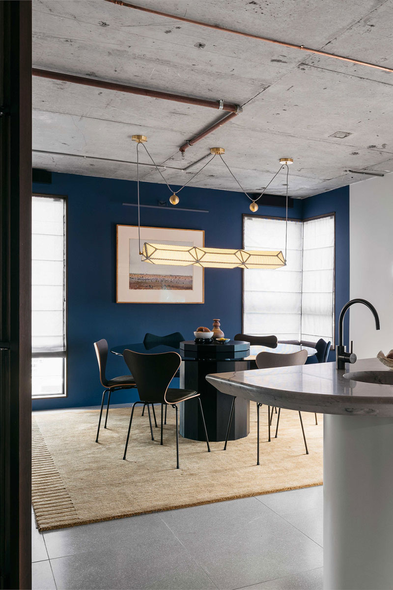 Черный цвет и бетон: стильная квартира холостяка в Сиднее Черный цвет и бетон: стильная квартира холостяка в Сиднее Австралия