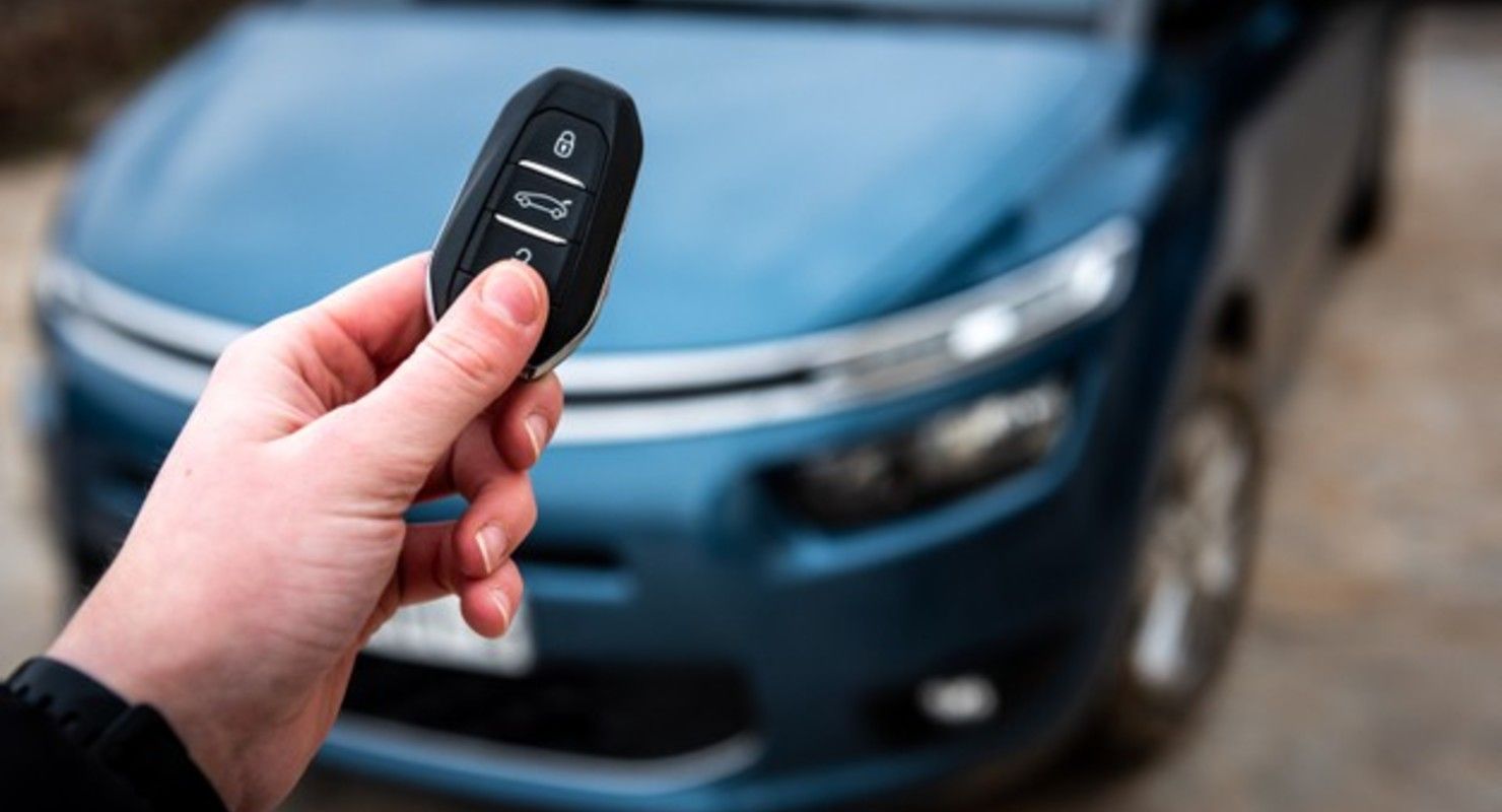 Способ закрыть стекла, если вы уже покинули автомобиль