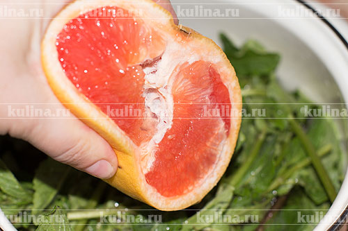 Мятное варенье Выжать сок грейпфрута.