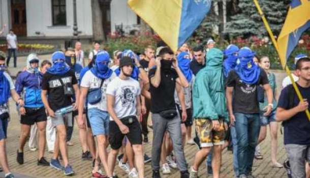 Радикалы «Азова» попытались сорвать митинг в память жертв трагедии 2 мая | Продолжение проекта «Русская Весна»