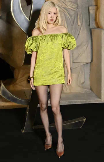 Белла Хадид, Рози Хантингтон-Уайтли, Кейт Мосс, Оливия Уайлд, Марк Эйдельштейн с девушкой и дети звёзд на показе Saint Laurent benjamin cremel,kristy sparow,laurent saintlaurent,айрис лоу,Алеся Кафельникова,алина миллер,Белла Хадид,джейн биркин,джуд лоу,зоя кравиц,Кейт Мосс,леон лурдес,Марк Эйдельштейн,матильда пино,Мишель Пфайффер,надежда ли коэн,Оливия Уайлд,Рози Хантингтон-Уайтли,татьяна чурбанова,франсуа-анри пино,Шарлотта Генсбур,эрин уоссон