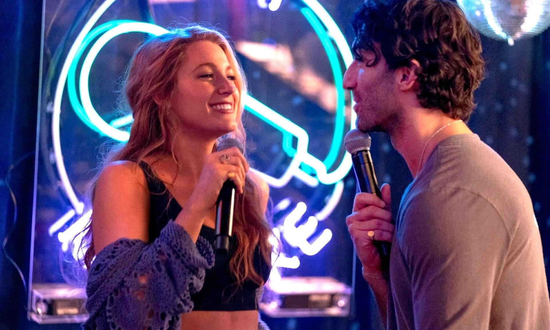 25 вопросов, которые помогут начать разговор в незнакомой компании