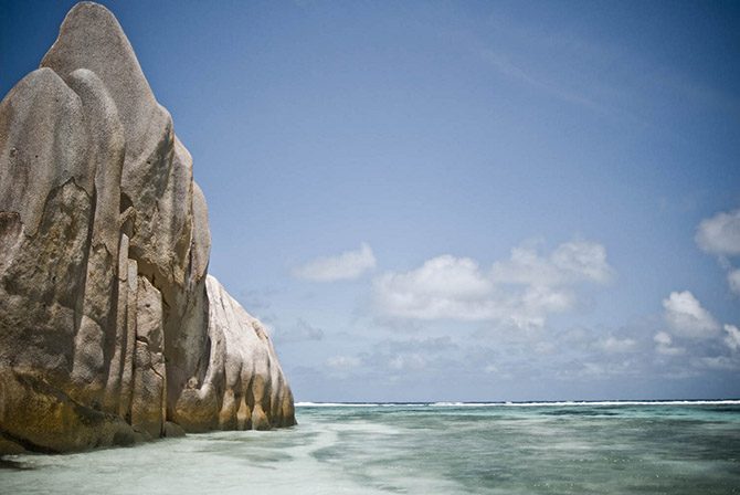 Ансе Сурс д’Аржан — пожалуй, самый фотогеничный пляж на планете д’Аржан, здесь, зелёные, пальмы, создают, невероятный, пейзаж , Стоит, отметить, бывает, гигантские, больших, защищён, рифом, Стоимость, входа, составляет,         , Читать, валуны