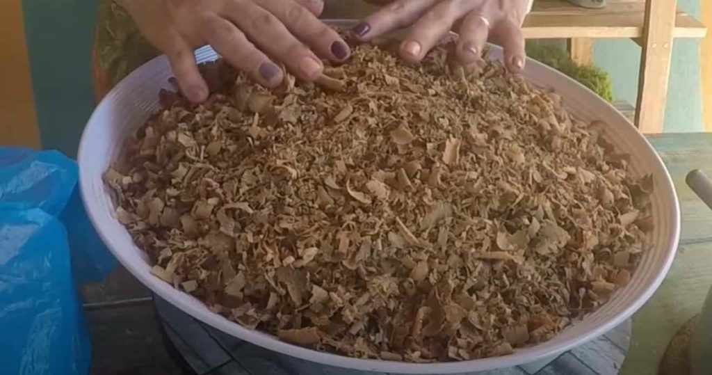 Как сделать горшки для растений из древесных опилок