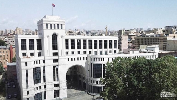 В МИД Армении заявили о массовых военных преступлениях Азербайджана в Карабахе