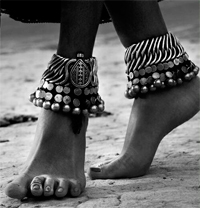 Мода босоногих женщин.  (Браслет на ногу)