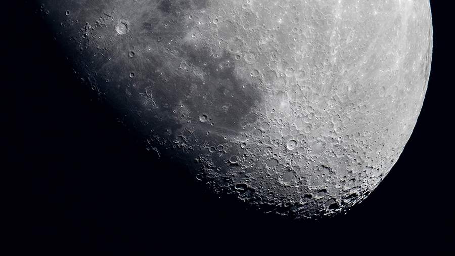 Ученые доказали высокую вероятность существования водяного льда на Луне
