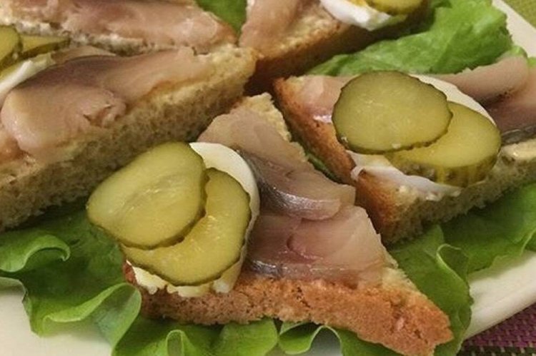 20 бутербродов с творожным сыром, вкуснее которых вы еще не ели творожным, сыром, хлеба, творожного, Бутерброды, выложи, бутерброды, сверху, смажь, ломтика, творожный, сковороде, понадобится 4, специи, кусочка, Выложи, кружочки, зелень, ломтики, красной